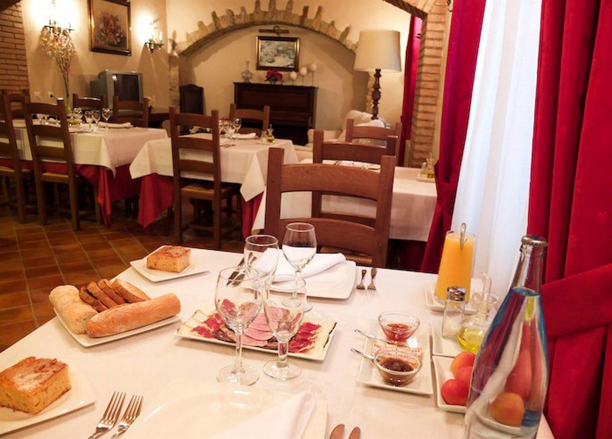 Sant Feliu de Boada Hotel Sant Feliu מראה חיצוני תמונה