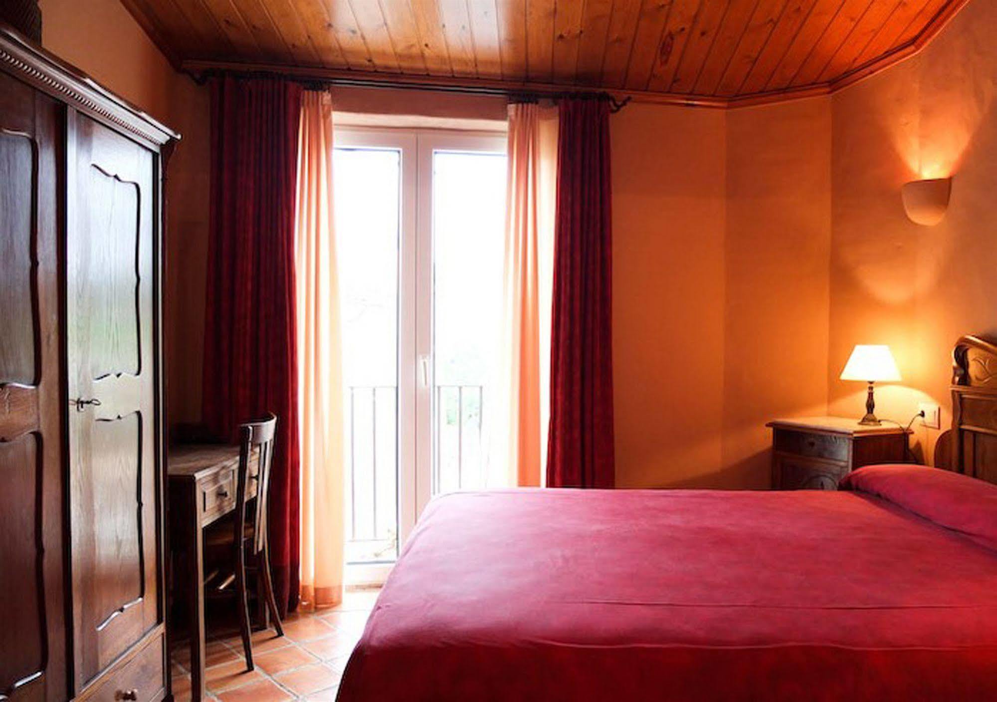 Sant Feliu de Boada Hotel Sant Feliu מראה חיצוני תמונה